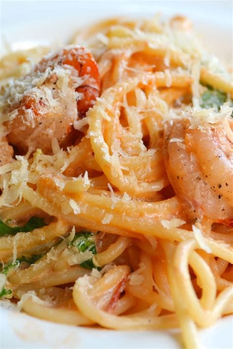 You guys love creamy shrimp. Shrimp,Garlic,Wine,Cream Sauce For Pasta - Creamy Shrimp ...