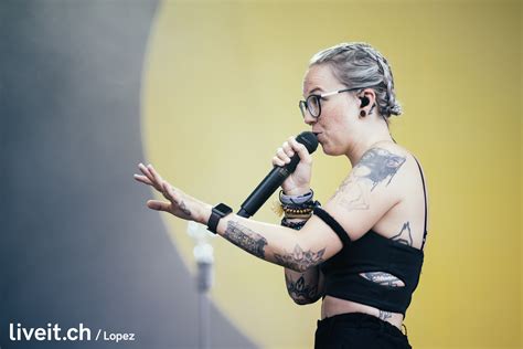 Itunes bitly.com/1w03xbx | amazon mp3 entdeckt von stefan raab verlief stefanie heinzmann´s karriere steil von 0 auf 100. liveit.ch | Stefanie Heinzmann am Openair Gampel 2019