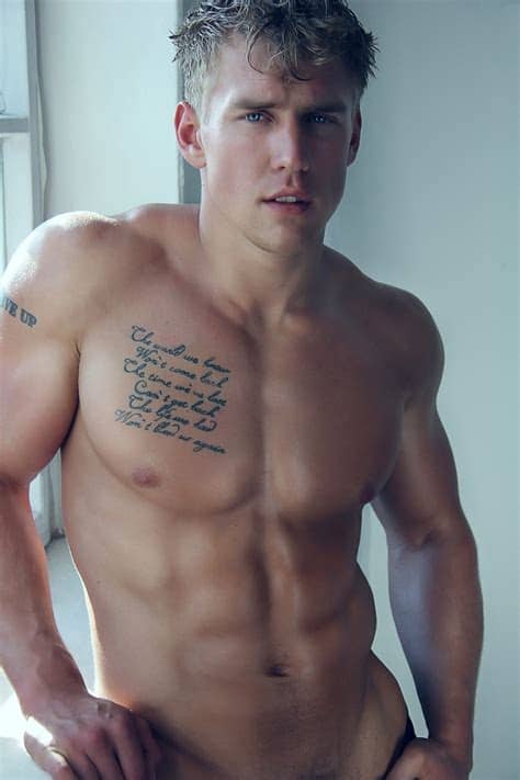 I'm mentally dating a nonexistent blonde blue eyed baker. MALE`S PHOTO`S: THE HOT FITNESS MODEL - SERGE HENIR