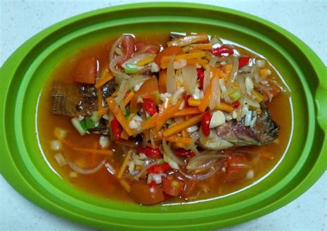 Masukkan saus cabal, saus tomat, air kaldu. Resep Ikan Nila Asam Manis Pedas oleh Nitalia CS - Cookpad
