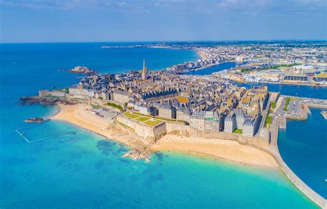 Trova alloggi unici per soggiornare con host del posto in 191 paesi. Saint Malo from Above | Driving along the French coast in ...