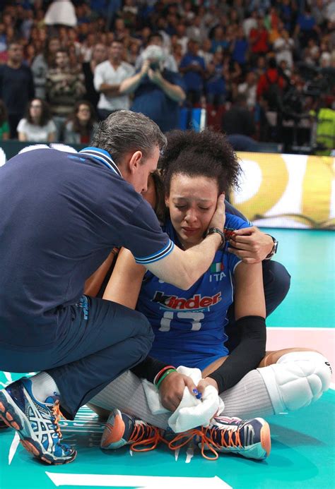 Chissà che effetto avrà fatto ieri sera alle sue vecchie compagne di bergamo trovarsi dalla parte opposta della rete valentina. parlando di PALLAVOLO: L'#ABC di... Valentina Diouf