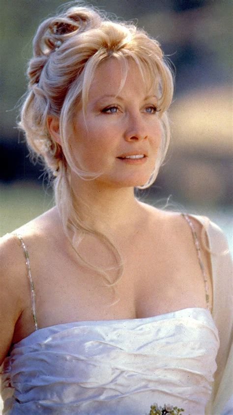 'Crocodile Dundee's' Linda Kozlowski: This Is Her Net Worth