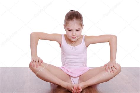 Flexible stretches, flexible stretches for beginners, flexible stretches for splits, flexible stretches for dancers. Little ballerina stretching — Stock Photo © Mari1Photo ...