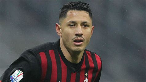 Join the discussion or compare with others! Calciomercato Milan, Lapadula verso il Genoa: Kalinic più ...