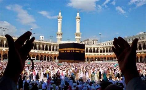 بِسْمِ اللهِ مَجْرَىْ هاَ وَمُرْسَى هاَ إِنَّ رَبىِّ لَغَفُوْرٌ رَحِيْمٌ , وَماَ قَدَرُوْا artinya: Do'a umroh dan haji | TEGAL INFO UMROH