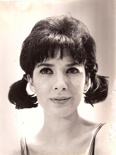 She was born on tuesday june 10th 1941, in buenos aires graciela borges is practical, down to earth with strong ideas about right and wrong. GRACIELA BORGES , LA CHICA LUX BUSCA UNA ESTRELLA | Borges ...