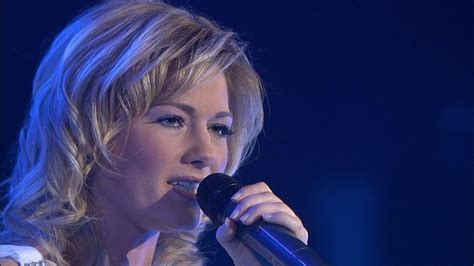 Helene fischer blev født den 5. Скачать Музыка Helene Fischer - Zaubermond Live (2009) - Онлайн кинотеатр и открытый торрент ...