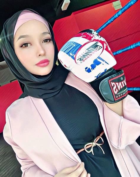 Kekuatan dan ketabahan bella astillah berdepan pelbagai ujian serta dugaan alam rumah tangga membuatkan usahawan kosmetik joy revfa mengagumi isteri kepada penyanyi aliff aziz itu. Tak Ambil Makanan Lebih 2000 Kalori Sehari, JOY REVFA ...