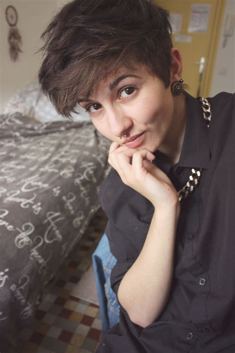 This pic gives me gender euphoria, i'm feeling my big androgynous energy. The Reason Why Everyone Love Androgynous Haircuts Tumblr | androgynous haircuts tumblr • Natural ...