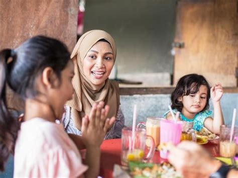 Sahaja aku berniat puasa esok hari enam hari syawal kerana allah taala. Niat dan Tata Cara Puasa Syawal yang Perlu Bunda Ketahui