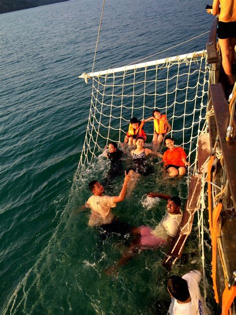 Selain aktiviti island's hopping yang saya cadangkan, ada beberapa lokasi pilihan lain yang mesti anda pergi andai bercuti ke pulau peranginan ini. 10 Aktiviti Menarik di Langkawi | AYUE IDRIS