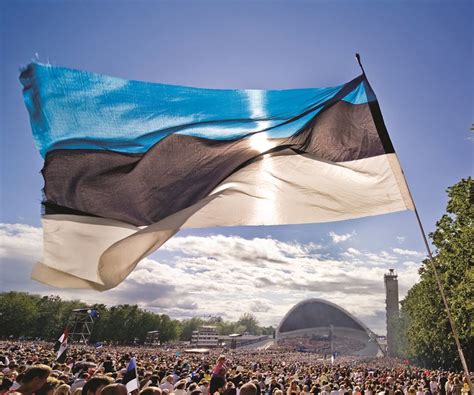 The normal size is 105 × 165 cm. Estonia - Paradise of the North: Estonia's National Flag ...