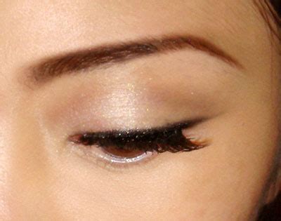 For a simple look, all you need is ash or charcoal coloured. 10 Essential Makeup Tips Every Female Nurse Should Know - NurseBuff
