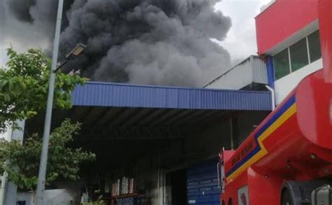 Maybe you would like to learn more about one of these? Paint factory in Nilai 3 destroyed in fire | Nestia