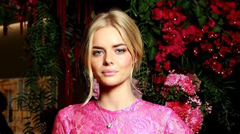 He is the uncle of actress samara weaving, who also began her career in australia before transitioning to american roles. Hugo Weaving's niece, Samara, in nude photo leak