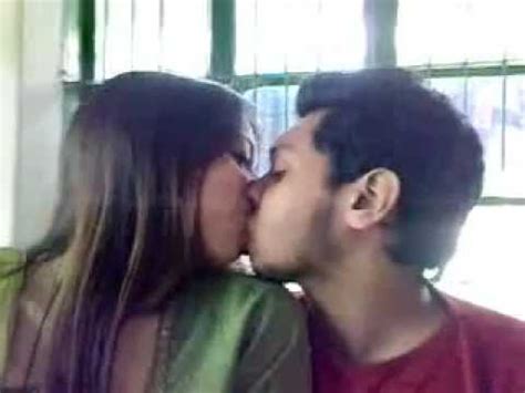 Sweet college girls kissing cam. hot sexy desi girl like kiss on lips - YouTube