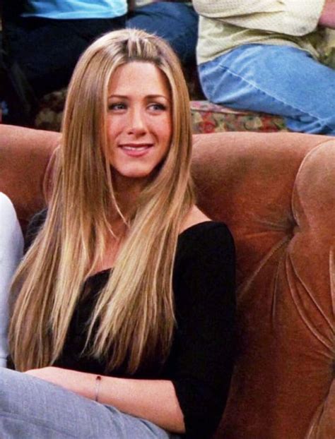 Her ne kadar friends'deki 6 karakteri de eşit seviyorum, hepsi benim bebeğim desem de içten içe rachel'ı bir başka seviyorum. FRIENDS | Cabelo de jennifer aniston, Cabelo, Cabelo grande