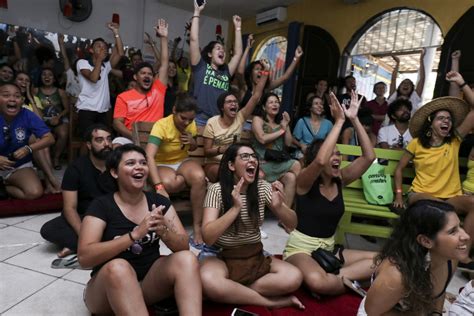 Foi o maior destaque da seleção na partida. Público feminino lota bares e restaurantes da Capital para ...