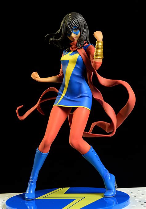 Marvel present from a long time in marvel comics. Review and photos of Ms. Marvel Kamala Khan Bishoujo statue