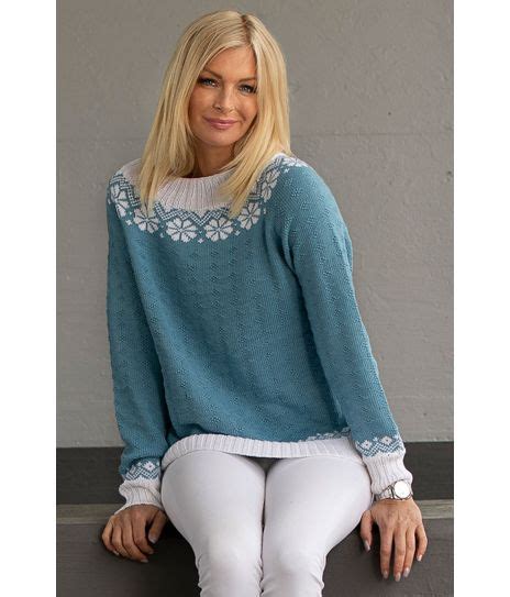 Kathrine sørland (born 25 march 1980) is a norwegian fashion model, tv presenter and beauty queen who has competed in the miss world and miss universe beauty pageants. Lydia genser Blå / Hvit - Viking 1917-4