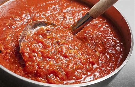 The more tomato paste you add, the shorter the cooking time and the larger the. How To Make Spaghetti Sauce Wjrh Tomato Paste / How to make spaghetti with canned tomato sauce ...