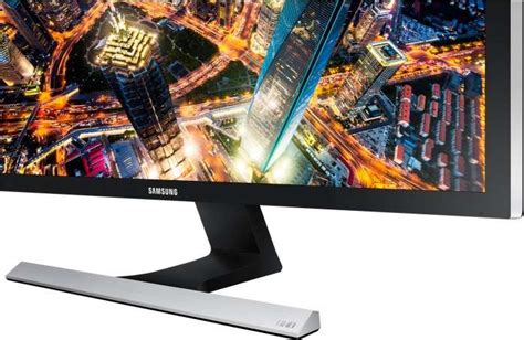 Samsung is a big name in consumer electronics and tech industry since their products are known for their high quality. Samsung 24 inch UHD Monitor with Premium Metallic Stand ...