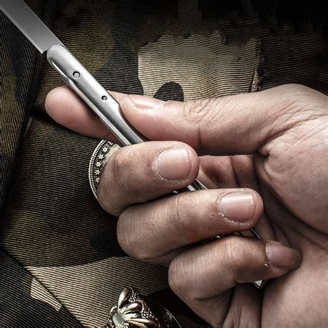 Beberapa merek pisau outdoor yang terkenal dan memiliki reputasi baik adalah victorinox, opinel, morakniv. YESISOK Pisau Lipat Mini Tactical Folding Knife Survival ...