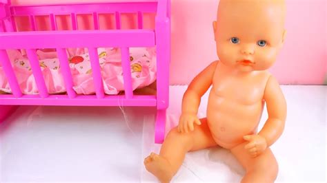 Baby tot kitty has an exclusive cuddly quikdri™ body that allows this water baby toy to dry in no time! Baby Doll Candy Bath/ Bath Surprise - YouTube