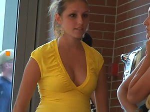 Williams' biggest tip for avoiding camel toe is to never go commando when wearing thin, stretchy fabrics. Schoolgirl with firm tits in yellow blouse - Voyeurs HD