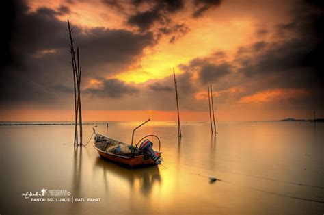 Sunset & Boat @ Pantai Sg. Lurus | Location: Batu Pahat ...