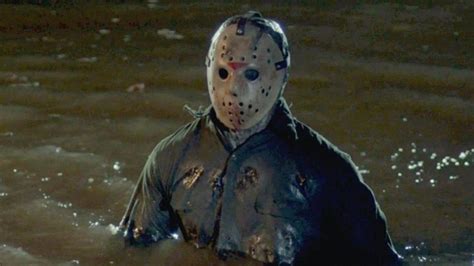 Tommy jarvis goes to the graveyard to get rid of jason voorhees' body once and for all, but inadvertently brings him back to life instead. VENERDÌ 13 PARTE VI - JASON VIVE - Spietati - Recensioni e ...