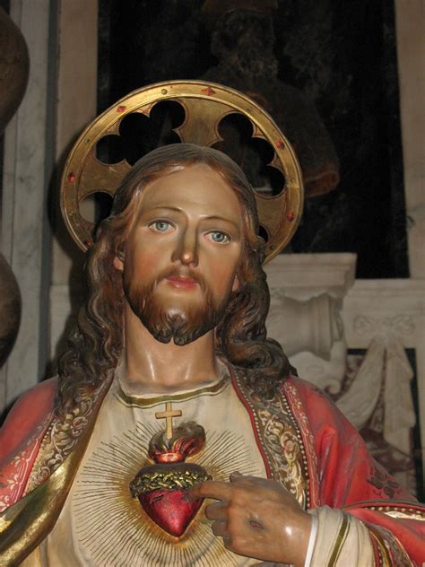 La corona di spine è nuovamente un simbolo che ritroviamo al momento della crocifissione. Sacro Cuore di Gesù: Solennità del Sacro Cuore di Gesù ...
