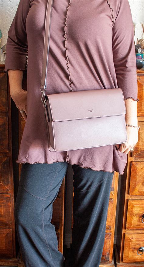 Appropriately named after the lead from the amazing grace children's book, sharing the sense of imagination and creative vision. Angela Roi Hamilton Shoulder Bag Review - Create Mindfully