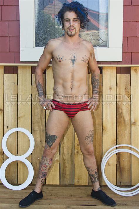Court lets woman's defamation suit vs. Tiny Talented Kreature - Ripped Twink Circus Performer ...