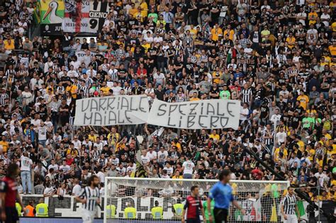 Update information for sharunya varriale ». Juventus, striscione e invasione: gli ultrà rovinano la ...