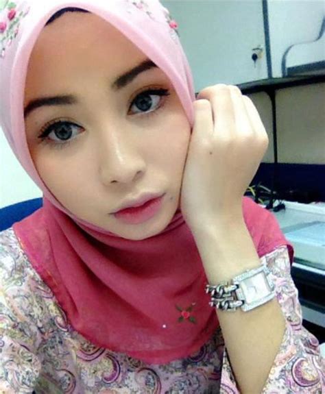 Melayu montok awek janda gersang chubby with hubby. Awek Melayu Cun Comel | Seksi | Asian Girls: Koleksi ...