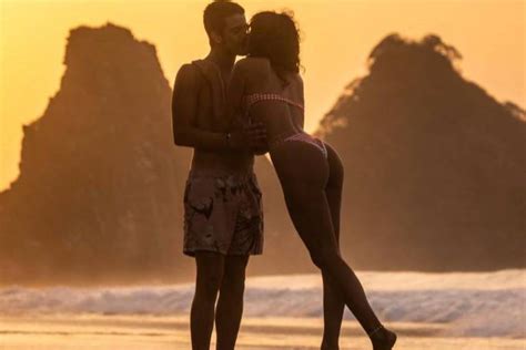 Após três meses da oficialização do romance entre os dois, bruna marquezine e enzo celulari não estão mais juntos. Bruna Marquezine assume namoro com Enzo Celulari - 14/04 ...