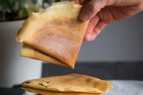 Masak gula merah dengan air secukupnya hingga larut. Cara Membuat Crepes Teflon - Bakery Enak - Kumpulan resep kue, bolu, roti dan masakan / Tuang 1 ...