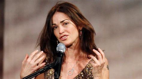 Since 1991 the delaney family has been bringing exceptional furniture values to phoenix. Actress Kim Delaney taken off stage after drunken speech ...