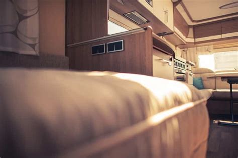 Although rv mattress sizes may vary from one manufacturer to another, the typical size for a rv mattress short queen is around 60 wide (the same measure as a standard queen mattress). RV Queen Mattresses or the Regular Queen Mattresses ...