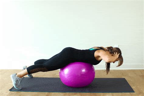 Il vous mettra en situation d'instabilité pendant vos pompes ou. 7 Stability Ball Exercises for a Full-Body Workout