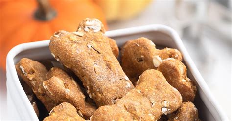 Create a carrot treat by using carrots, bananas, apples, flour, and oats. Low Calorie Dog Treats Homemade Recipe : 6 Recipes For ...