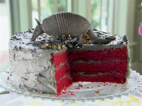 I don't know how my mom got everything on the table hot without one, she says. Red Velvet Cake : Trisha Yearwood : Food Network | Velvet ...
