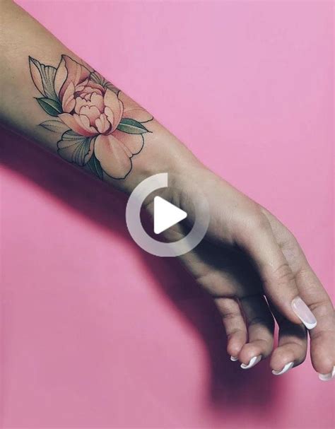 Para los fans de la astronomía y el espacio, estos tatuajes a colores resultan ser una obra de arte. Tatuaje de muñeca de flores en 2020 | Tatuajes de muñeca de flores, Fondo de pantalla de viajes ...