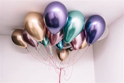An 28cm (11 inch) balloon will generally last. How Long Do Helium Balloons Last? Detailed Guide - Beezzly