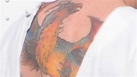 Early last week, new photos revealed that the massive, multicolored tattoo of a phoenix rising from the ashes widely thought to be splashed across ben affleck's back was not, contrary to previous statements, fake for. Ben Affleck shows off massive back tattoo | The Courier Mail