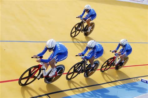 Diretta offre risultati in tempo reale, risultati intermedi, classifiche generali e un archivio di risultati. Risultati Inseguimento a Squadre Donne: Italia in Semifinale (Ciclismo su Pista Rio 2016)