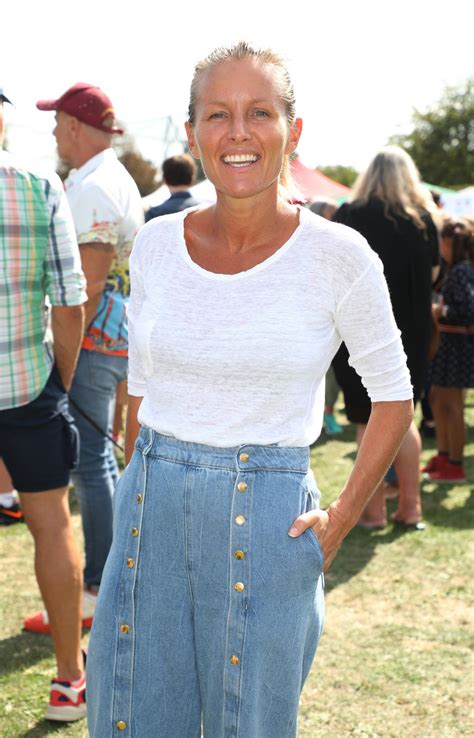 A mother has shed almost half her body weight after being embarrassed by a holiday photo. 19+ Amazing Photos of Davinia Taylor - Irama Gallery
