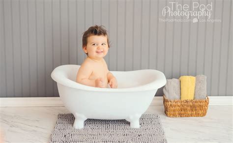 Ideal for a newborn, these infant bathtubs are smaller and fit inside or over a kitchen sink. West LA Baby Photographer | Splash Sessions on Mini ...